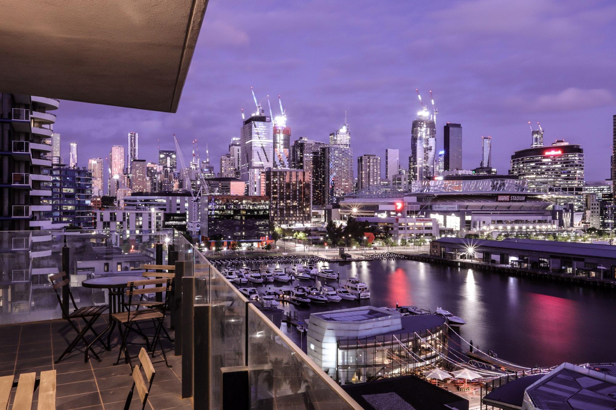 Akom At Docklands Melbourne City Exterior foto
