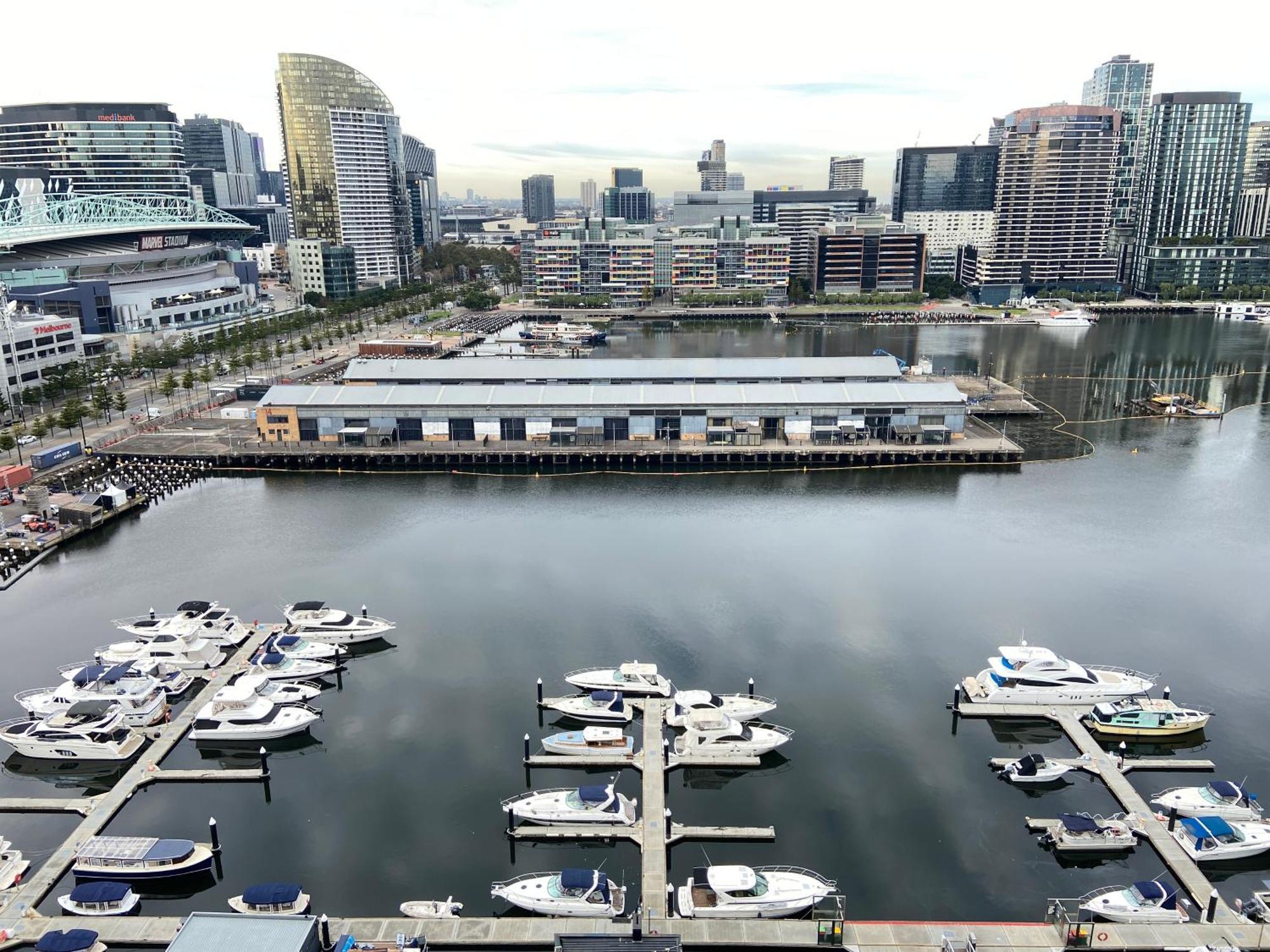 Akom At Docklands Melbourne City Exterior foto