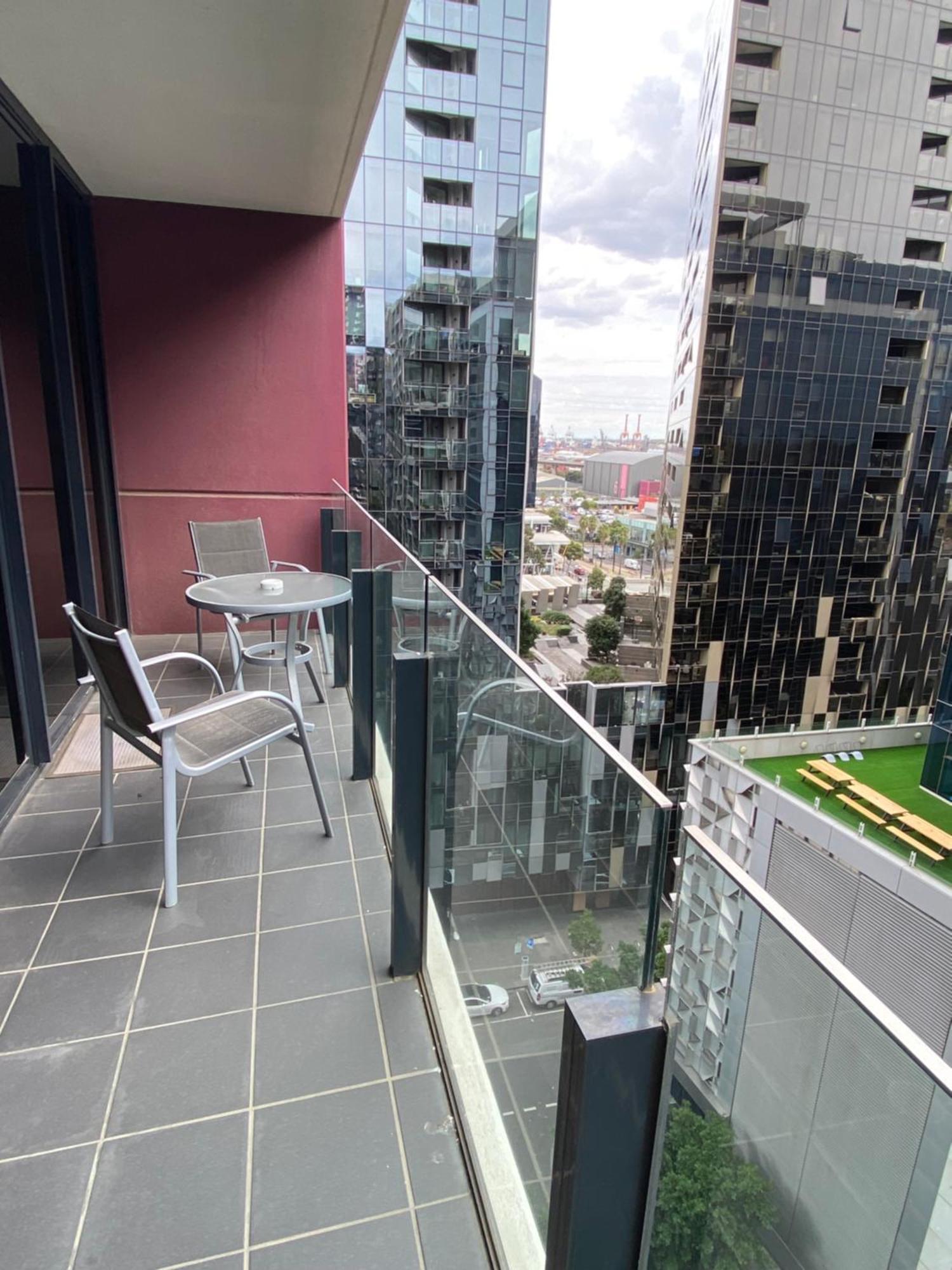 Akom At Docklands Melbourne City Exterior foto