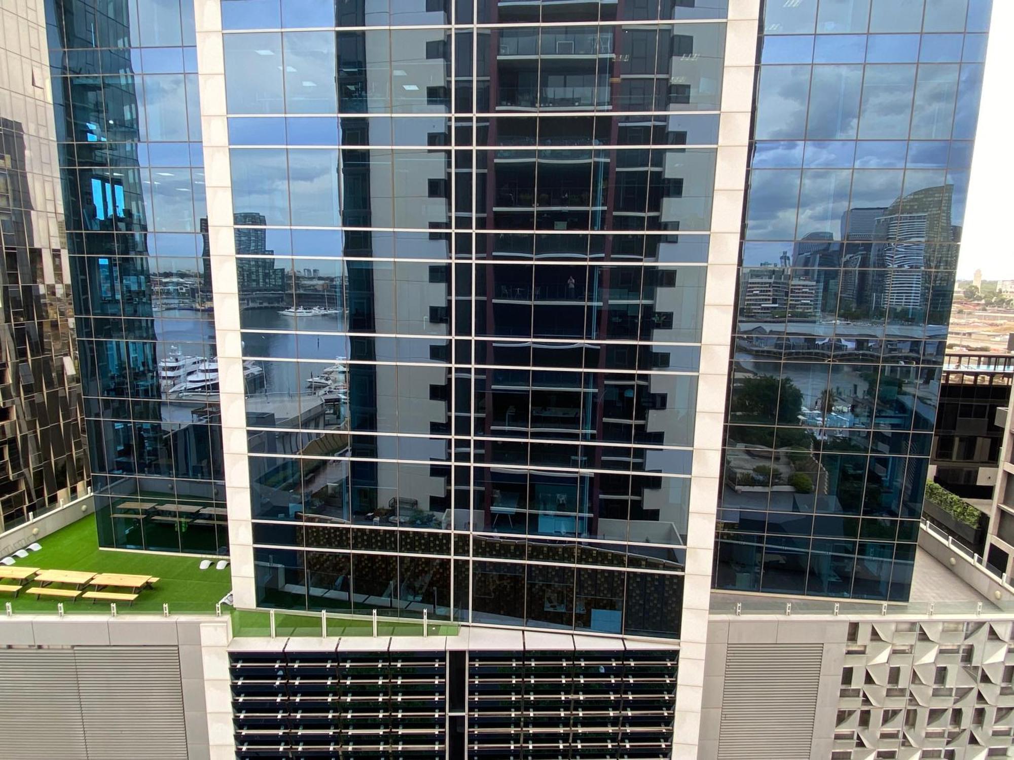 Akom At Docklands Melbourne City Exterior foto