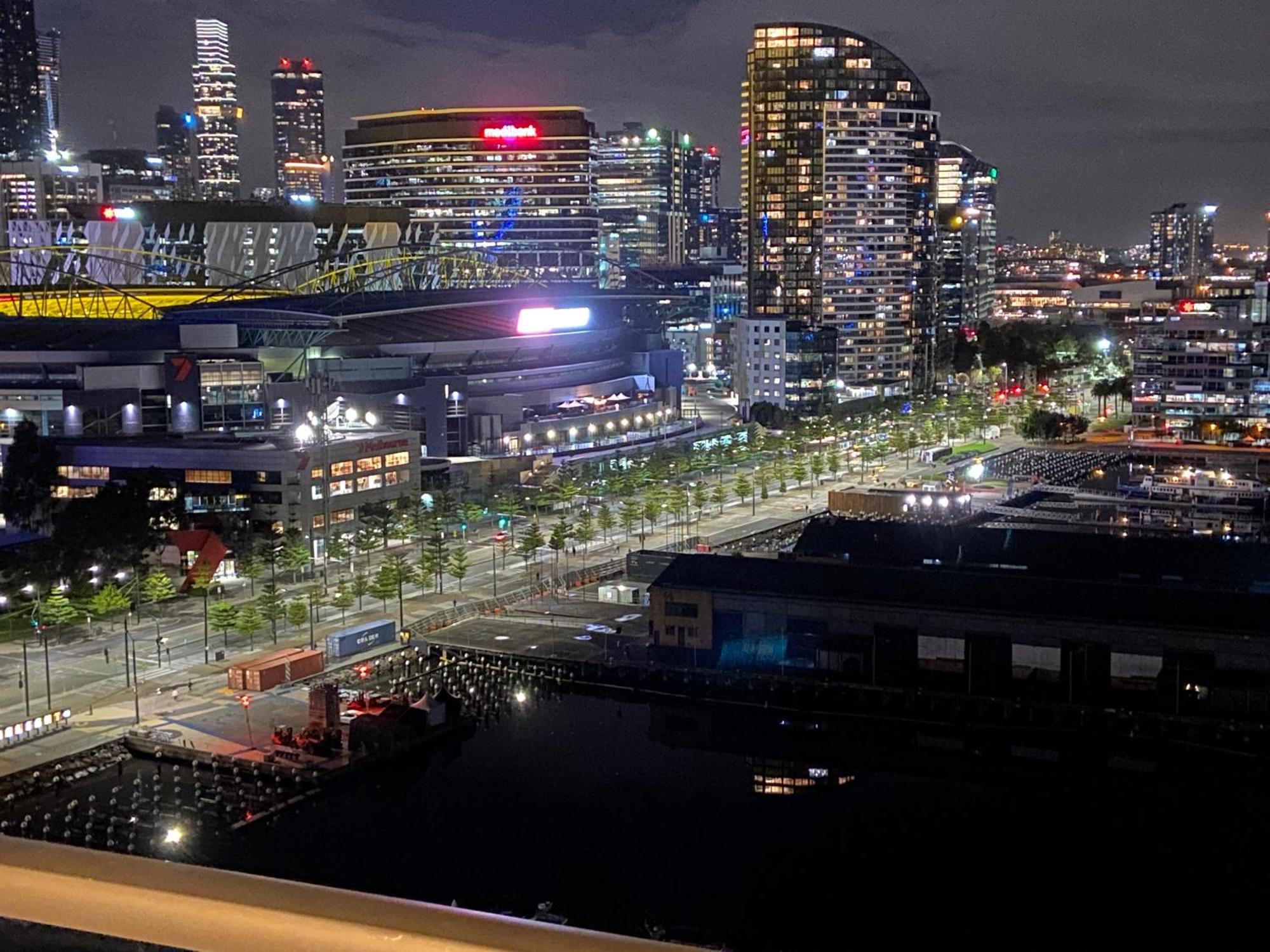 Akom At Docklands Melbourne City Exterior foto