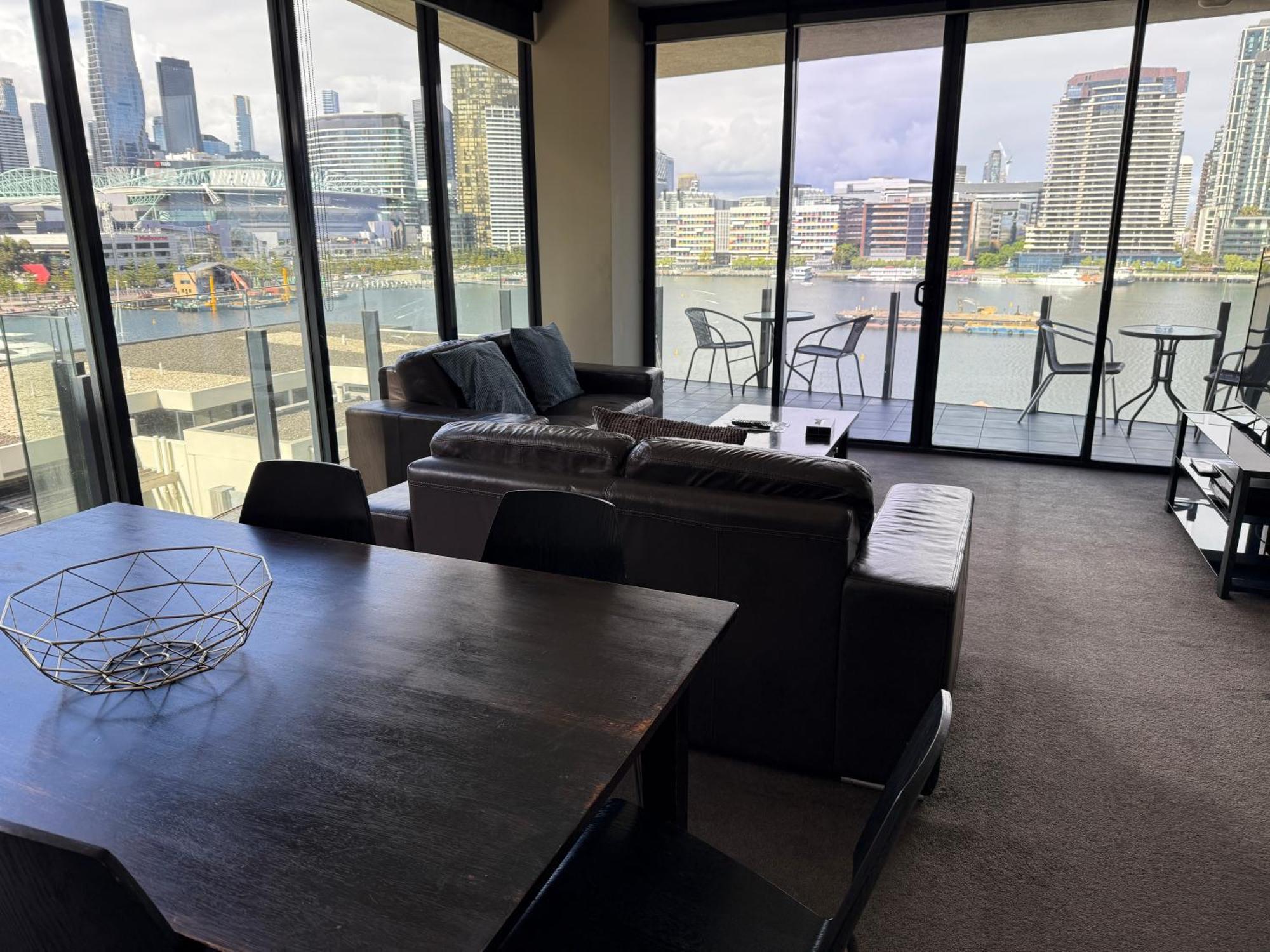 Akom At Docklands Melbourne City Exterior foto