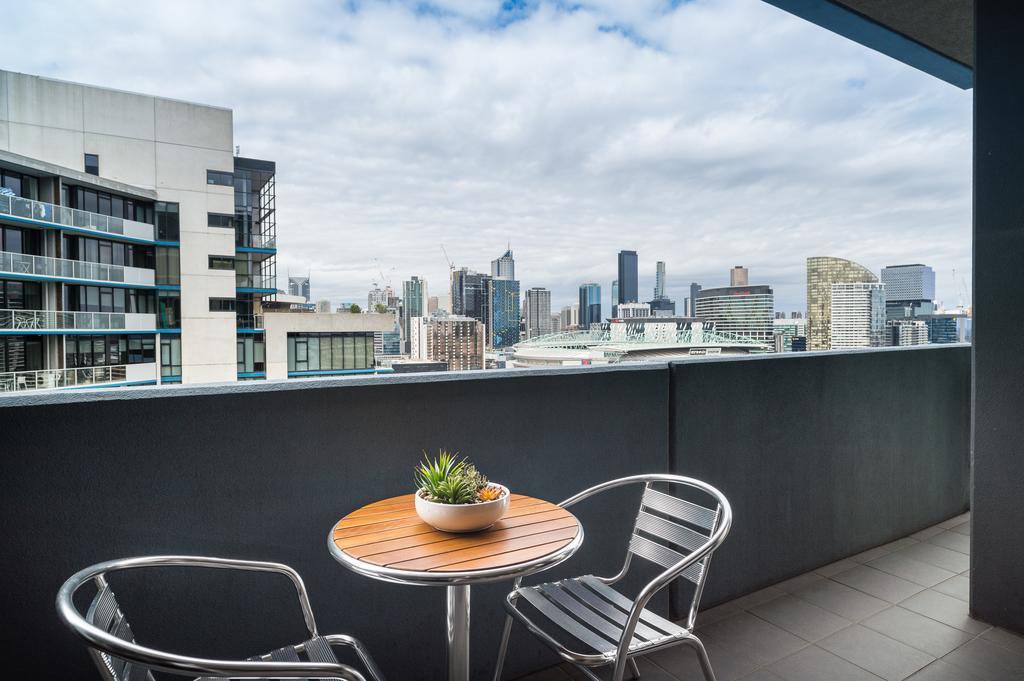 Akom At Docklands Melbourne City Exterior foto