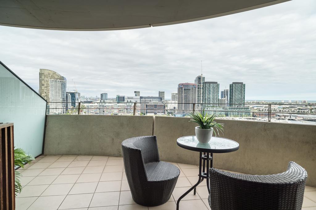 Akom At Docklands Melbourne City Exterior foto